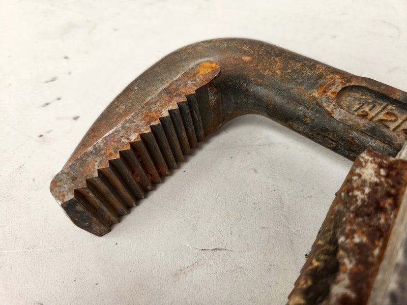 Toptul 36inch pipe wrench Carousel 3