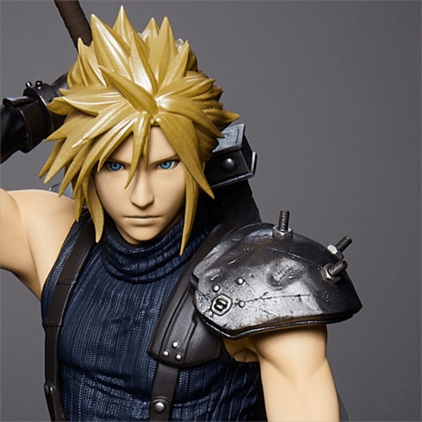 Final Fantasy VII Remake Cloud Statuette Carousel 1