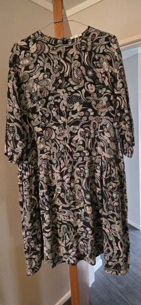 Juliette Hogan Silk Dress, size 14 Carousel 1