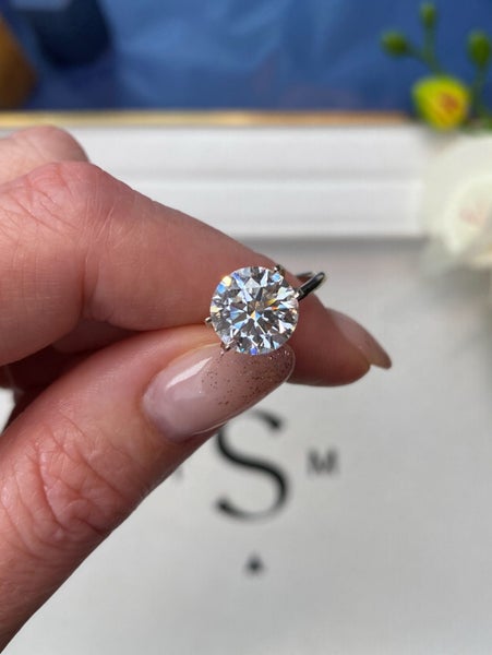$1RES ~ 3.01ct Round Brilliant Diamond (Lab Grown) G Colour VS1 Clarity Carousel 1