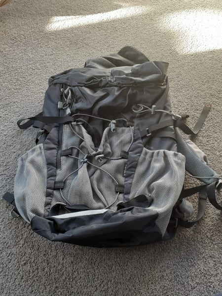 Macpac Amp Race 40 Backpack Carousel 1