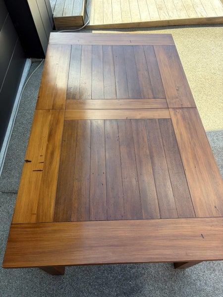 Solid timber extendable dining table449926974156328962