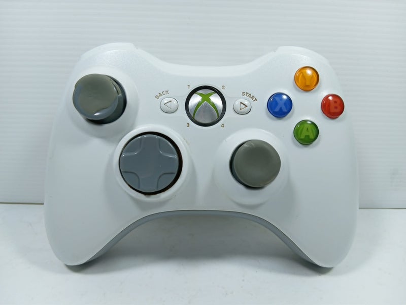 OFFICIAL Xbox 360 Wireless Controller Carousel 1