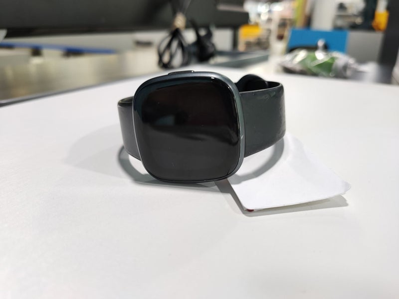 Fitbit Smart Watch VERSA 4 - NO CHARGER FB523 - A13110338-1 Carousel 1