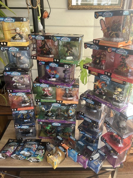 Ultimate Skylanders IMAGINATORS boxed Figures Carousel 1