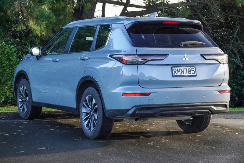 2025 Mitsubishi Outlander LS 2.5 2WD auto, photo 3
