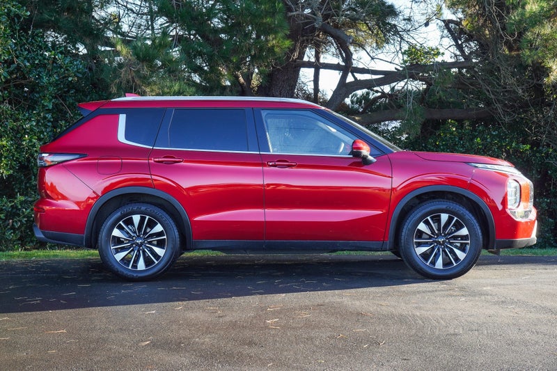 2025 Mitsubishi Outlander LS 2.5 2WD auto, photo 2
