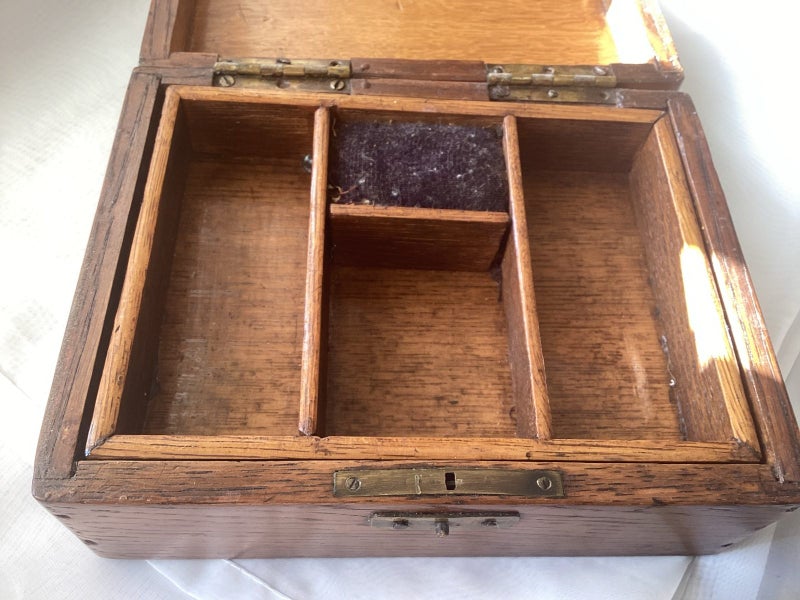 Antique Jewellery box antique oak Carousel 2