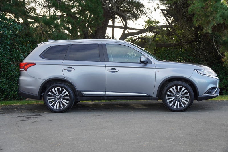 2022 Mitsubishi Outlander LS 2.4 4x4 7-seats, photo 2