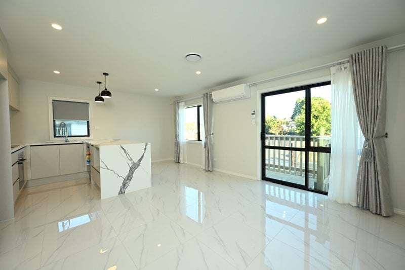 Image 1 of 21