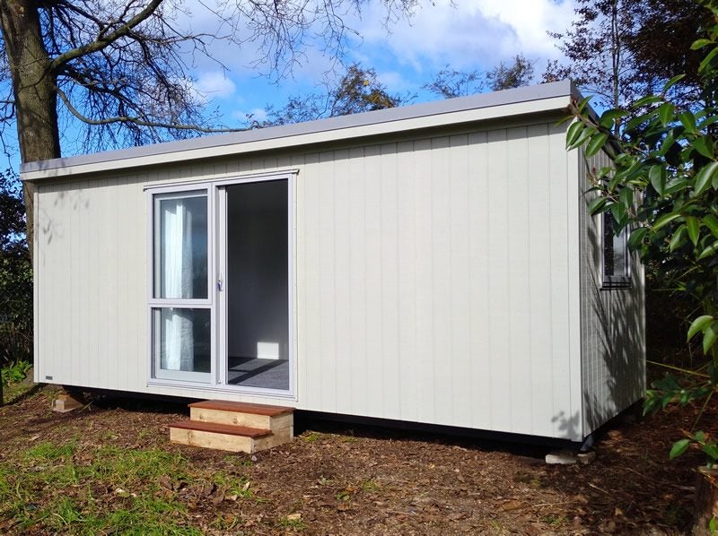Near New 6 x 2.7 Cabin/Sleepout