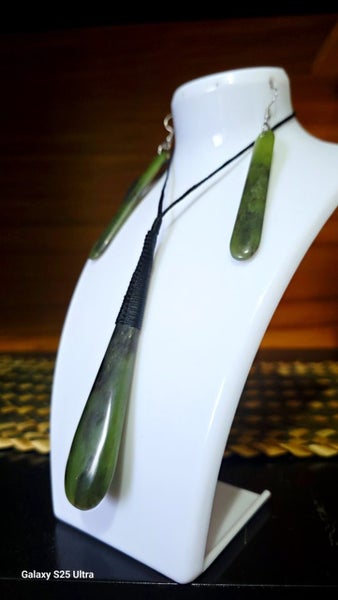 Pounamu /Greenstone Carousel 1