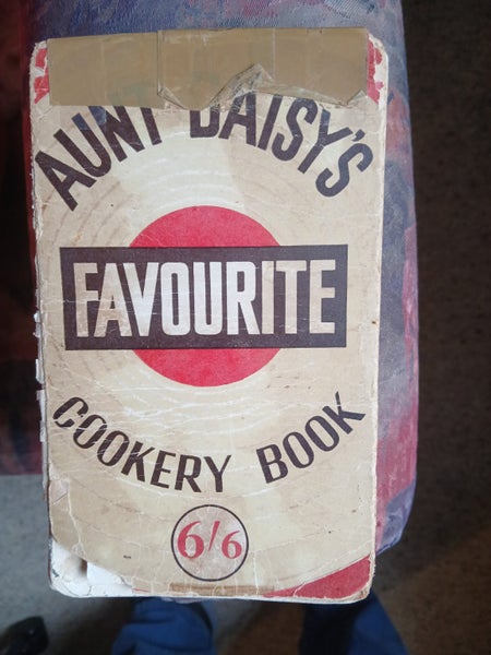 Aunt Daisy cook books 4 Carousel 1