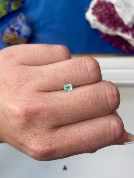 $1RES ~ 0.36ct Colombian Emerald Carousel 2