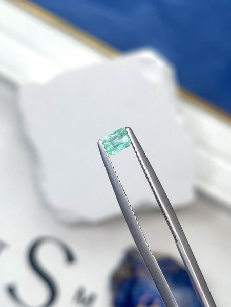 $1RES ~ 0.36ct Colombian Emerald Carousel 3
