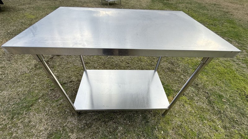 Commercial S/S Bench with Shelf Carousel 9