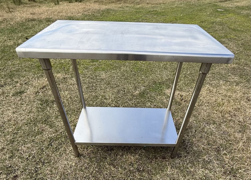 Commercial S/S Bench with Shelf Carousel 7