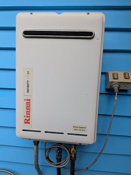 RINNAI INFINITY VT24 CONTINUOUS FLOW GAS HOT WATER HEATER Carousel 1