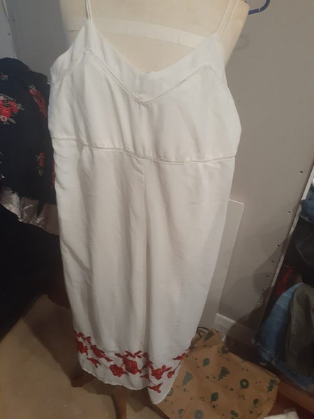 White strapless chiffon size 10 with flowers