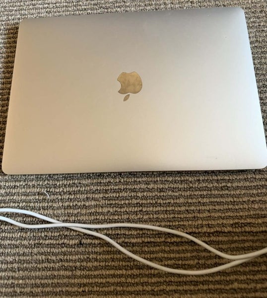 MacBook 8GB453851895541934080