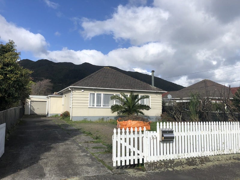 Image 1 of 7
