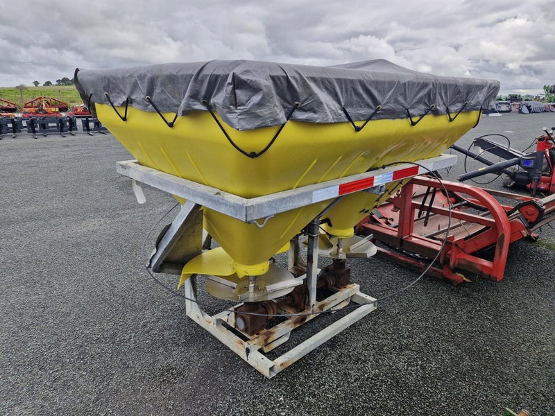 Used 3PL Twin-Spinner C-dax Fert Spreader - $3,500 + GST Carousel 1