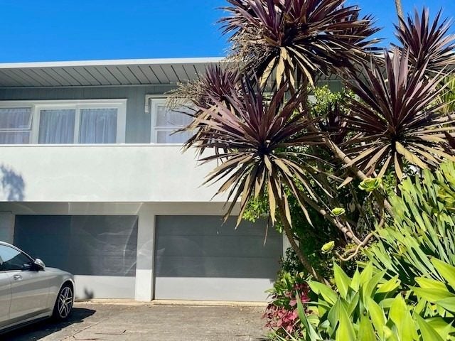 Image 1 of 18