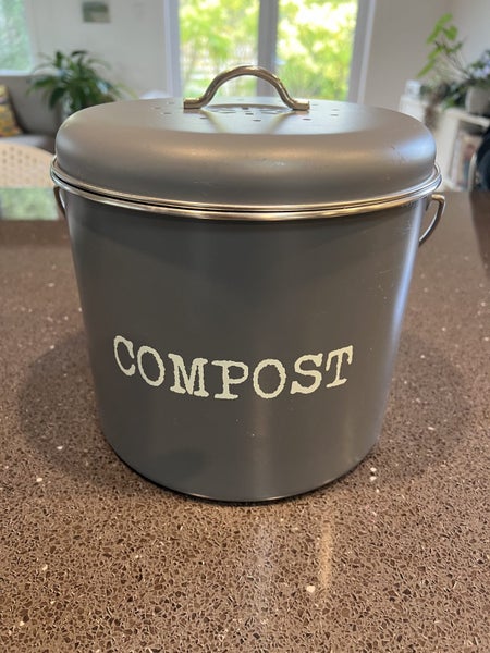 Bench Top Compost Bin Carousel 1