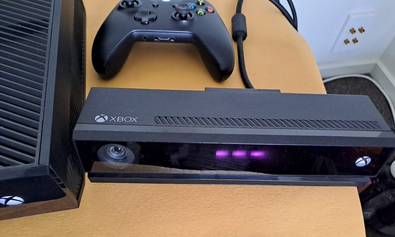Xbox One console 1 TB with Kinect sensor controller and 5 Games Carousel 2