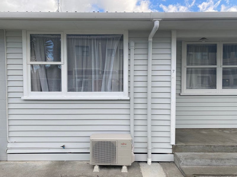 Image 1 of 7