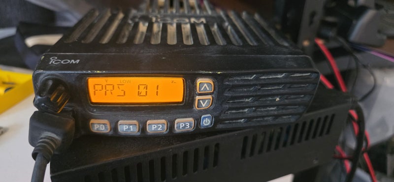 UHF radio Carousel 1