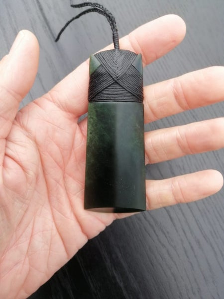Hand Carved NZ Pounamu Toki Pendant – Kawakawa Greenstone | Te Ara Kohatu Carousel 1