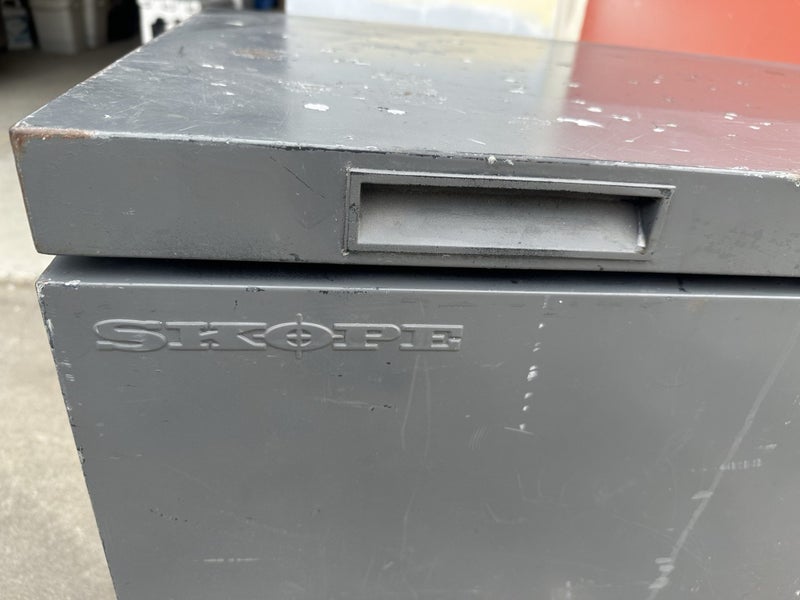 SKOPE Small and rare Commercial Chest Fridge Carousel 1