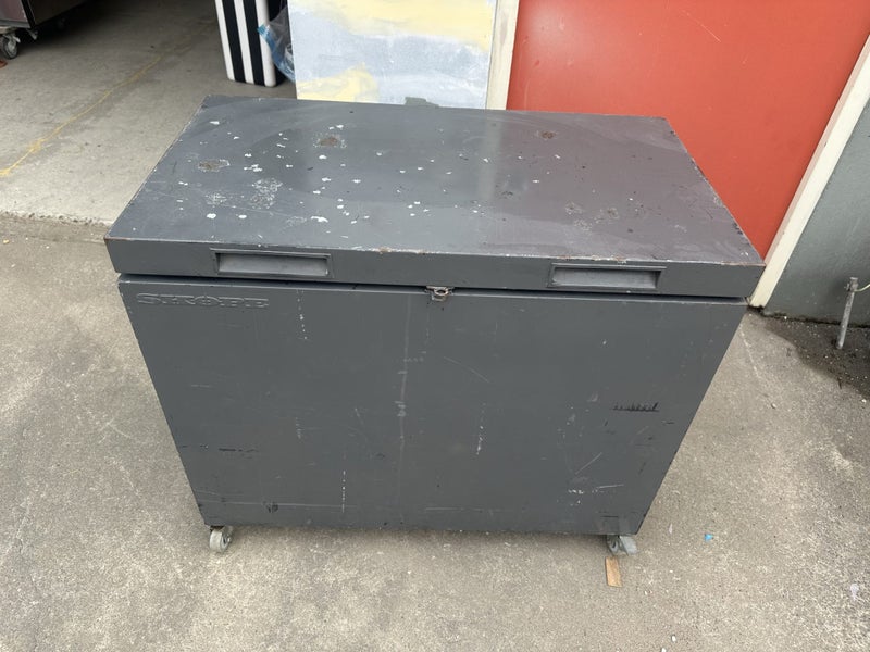 SKOPE Small and rare Commercial Chest Fridge Carousel 2