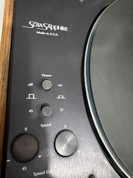 SOTA Sapphire Turntable with Souther Linear Tracking Tonearm Carousel 2