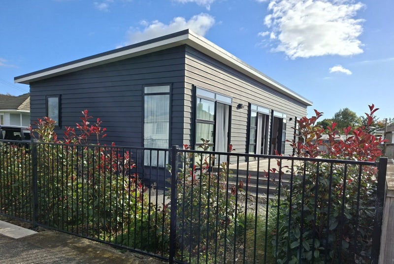 Image 1 of 8