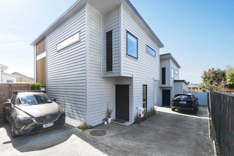 Image 1 of 20