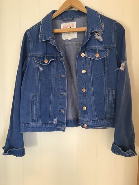 DENIM JACKET BOHO NEW COND < $$1-OO RES > SIZE 14 BARGIN $$1-RES AUCTIONS ## Carousel 1