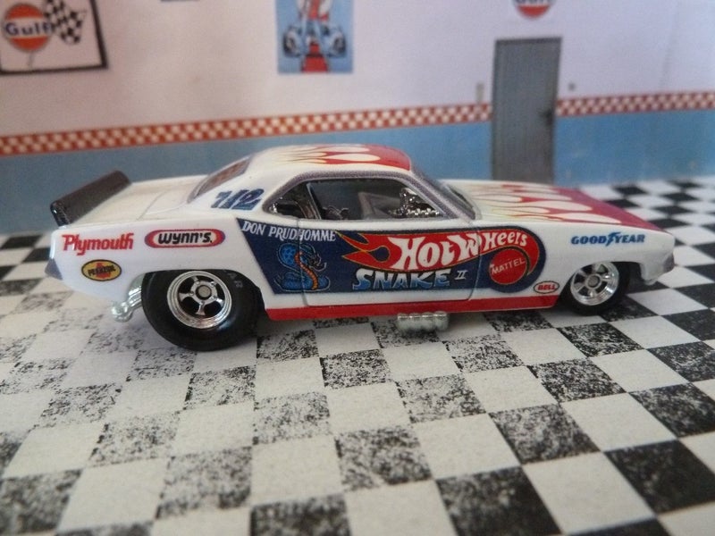 Hot Wheels Premium: '72 Plymouth Cuda Funny Car (Snake 2-Pack) 2025 White Mint Carousel 2