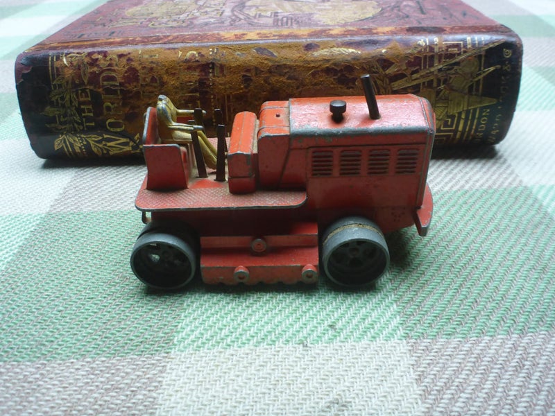 Vintage Dinky Supertoys Diecast Toy No. 563/963 Blaw Knox Heavy Tractor Die Cast Carousel 1