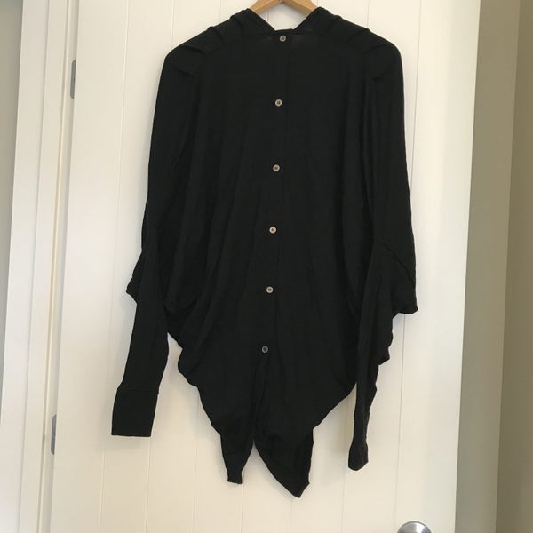 KILT < 4 DAY AUCTION > BARGAIN >BLACK TEAR DROP LONG CARDIGAN <$$1-00 RES > Carousel 9