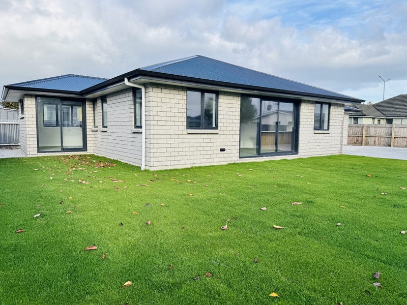 Image 1 of 20