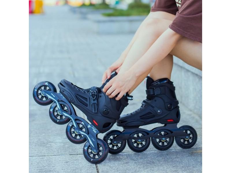 Adult Four-Wheel Speed Skating Shoes For Men And Women Carousel 1
