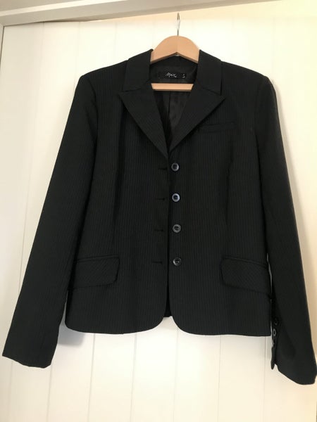 MAX BLACK PINSTRIPE TAILORED JACKET SIZE12 << $$1-00 RESERVE>> GET A BARGAIN >> Carousel 2