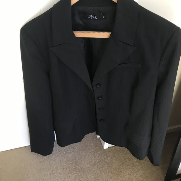 MAX BLACK PINSTRIPE TAILORED JACKET SIZE12 << $$1-00 RESERVE>> GET A BARGAIN >> Carousel 1