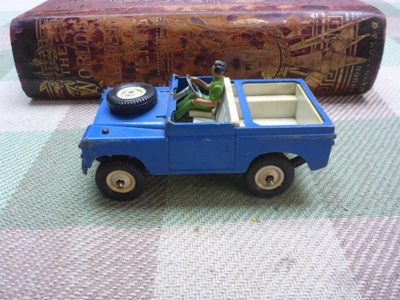 Awesome Old Vintage Britains Farm Diecast Toy Car S.W.B. Land Rover Die Cast Toy Carousel 1