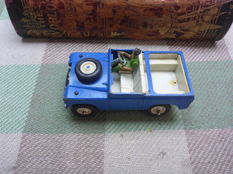 Awesome Old Vintage Britains Farm Diecast Toy Car S.W.B. Land Rover Die Cast Toy Carousel 2