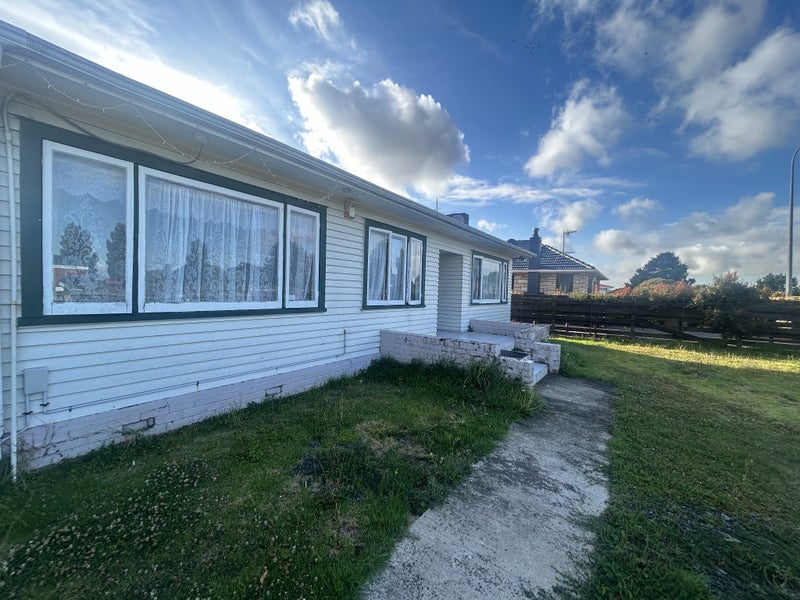 Image 1 of 7