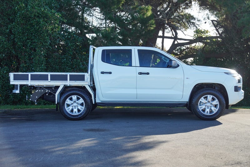 2026 Mitsubishi Triton GLX DC Flat deck 4x4 auto, photo 2