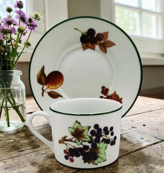 Vintage Royal Worcester Evesham Vale Cups And Saucers - set of FOUR